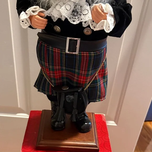 Home for the Holidays Scottish Santa Figurine - Red and Black - Picture 3 of 4